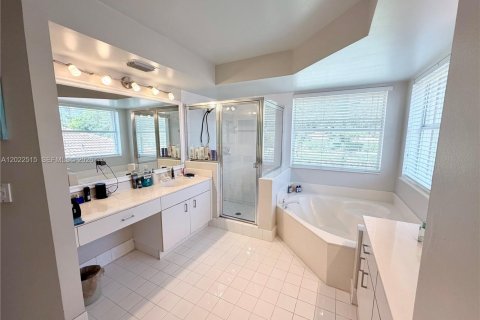 Casa en venta en Weston, Florida, 4 dormitorios, 261.24 m2 № 2257045 - foto 18
