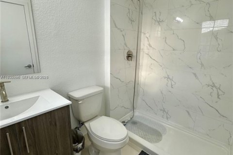 Купить виллу или дом в Флорида-Сити, Флорида 5 спален, 176.7м2, № 1991907 - фото 12