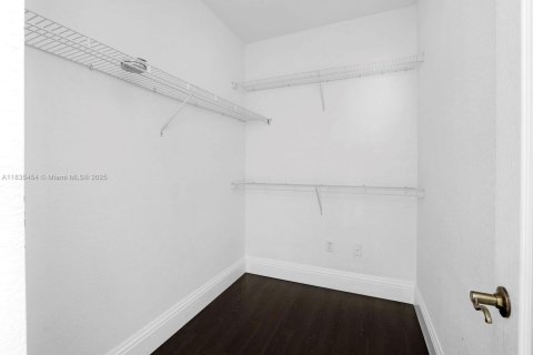 Casa en alquiler en Homestead, Florida, 4 dormitorios, 286.6 m2 № 1825707 - foto 14