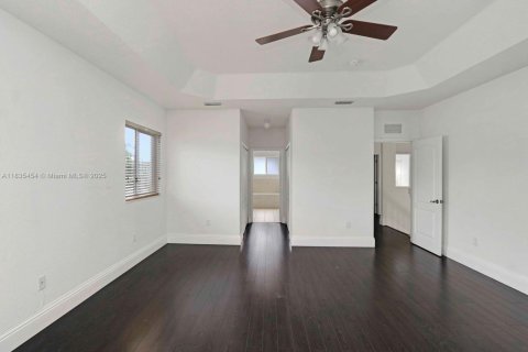 Casa en alquiler en Homestead, Florida, 4 dormitorios, 286.6 m2 № 1825707 - foto 9