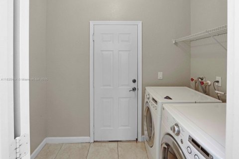 Casa en alquiler en Homestead, Florida, 4 dormitorios, 286.6 m2 № 1825707 - foto 15