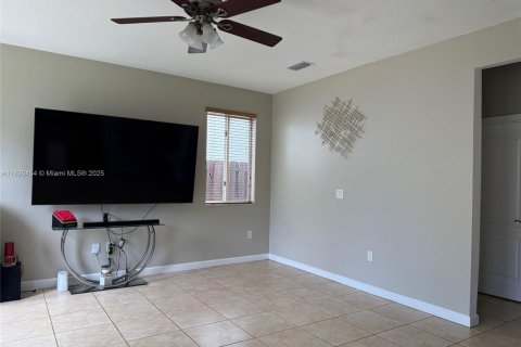 Casa en alquiler en Homestead, Florida, 4 dormitorios, 286.6 m2 № 1825707 - foto 4