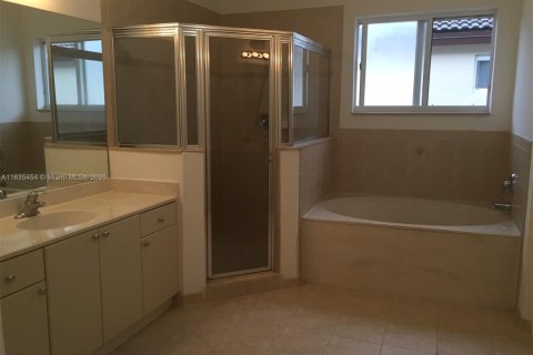 Casa en alquiler en Homestead, Florida, 4 dormitorios, 286.6 m2 № 1825707 - foto 5