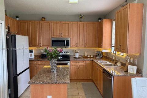 Casa en alquiler en Homestead, Florida, 4 dormitorios, 286.6 m2 № 1825707 - foto 2