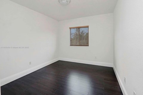 Casa en alquiler en Homestead, Florida, 4 dormitorios, 286.6 m2 № 1825707 - foto 13