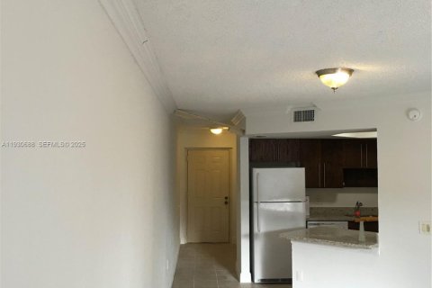 Condo in Doral, Florida, 2 bedrooms № 1989455 - photo 15