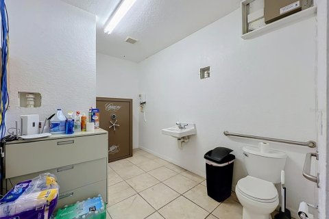 Commercial property in Orlando, Florida 183.85 sq.m. № 2426947 - photo 18