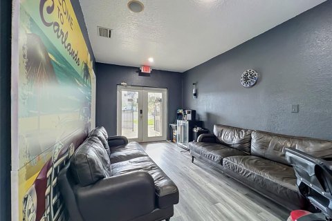 Commercial property in Orlando, Florida 183.85 sq.m. № 2426947 - photo 8