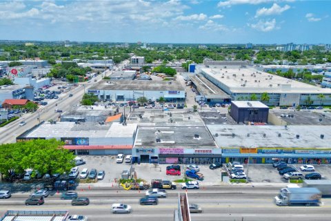 Купить коммерческую недвижимость в Майами, Флорида № 2021437 - фото 11