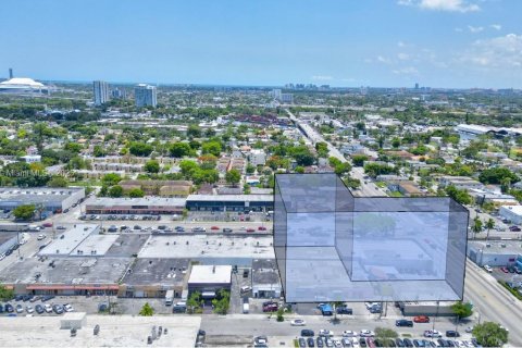 Купить коммерческую недвижимость в Майами, Флорида № 2021437 - фото 3