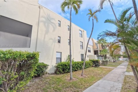 Condo in Aventura, Florida, 3 bedrooms  № 2043099 - photo 2