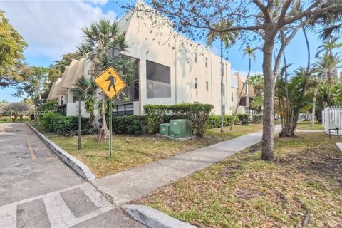 Condo in Aventura, Florida, 3 bedrooms  № 2043099 - photo 3