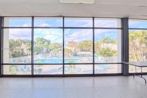 Condo in Aventura, Florida, 3 bedrooms  № 2043099 - photo 11
