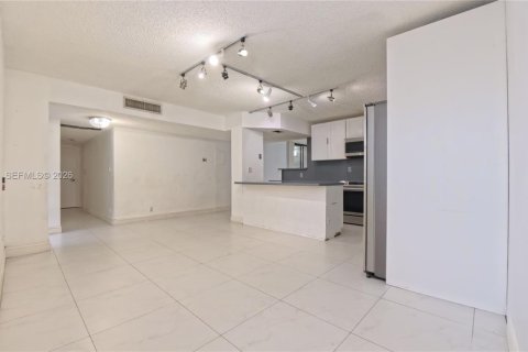 Condo in Aventura, Florida, 3 bedrooms  № 2043099 - photo 17
