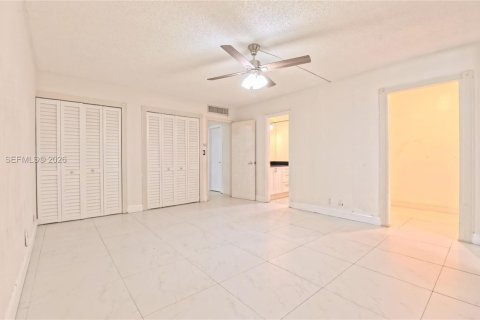 Condo in Aventura, Florida, 3 bedrooms  № 2043099 - photo 27
