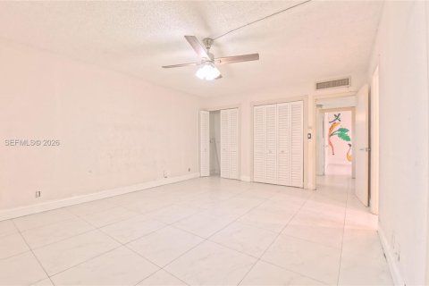Condo in Aventura, Florida, 3 bedrooms  № 2043099 - photo 26
