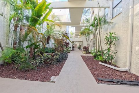 Condo in Aventura, Florida, 3 bedrooms  № 2043099 - photo 14