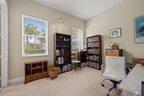 House in Wellington, Florida 5 bedrooms, 374.77 sq.m. № 2190194 - photo 24