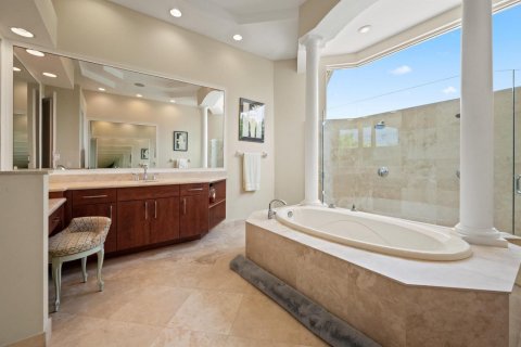 House in Wellington, Florida 5 bedrooms, 374.77 sq.m. № 2190194 - photo 18