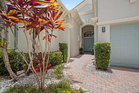 House in Wellington, Florida 5 bedrooms, 374.77 sq.m. № 2190194 - photo 3
