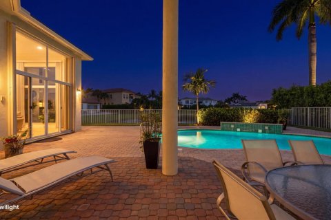 House in Wellington, Florida 5 bedrooms, 374.77 sq.m. № 2190194 - photo 30
