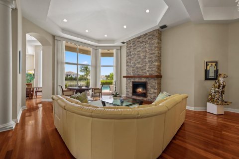 House in Wellington, Florida 5 bedrooms, 374.77 sq.m. № 2190194 - photo 4