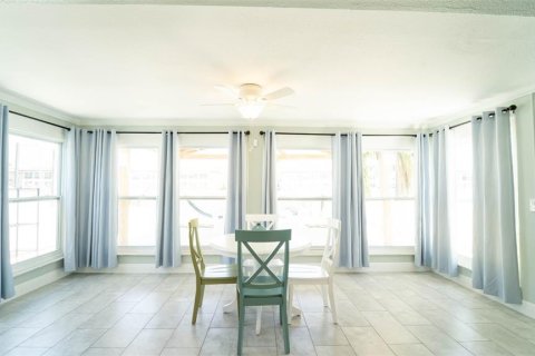 Villa ou maison à vendre à New Port Richey, Floride: 2 chambres, 91.6 m2 № 2147632 - photo 10