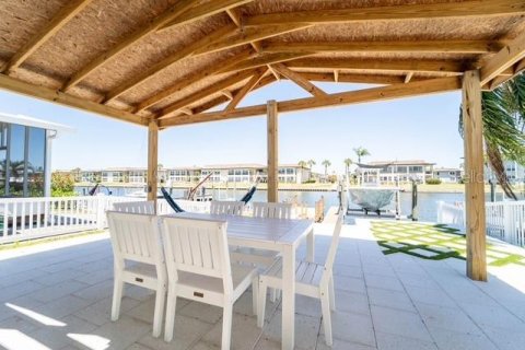 Villa ou maison à vendre à New Port Richey, Floride: 2 chambres, 91.6 m2 № 2147632 - photo 9