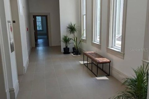 Propiedad comercial en alquiler en Tampa, Florida, 170.75 m2 № 1681174 - foto 3
