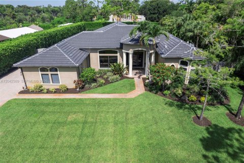 House in Parkland, Florida 5 bedrooms, 306.02 sq.m. № 2267611