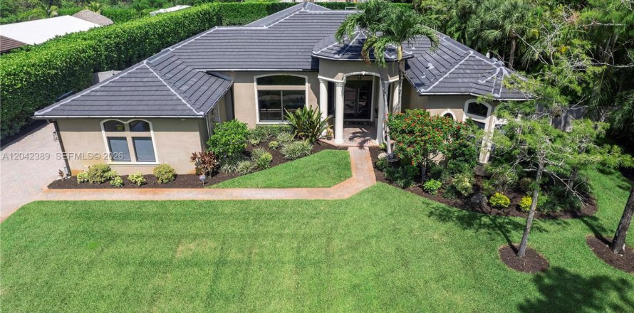 House in Parkland, Florida 5 bedrooms, 306.02 sq.m. № 2267611