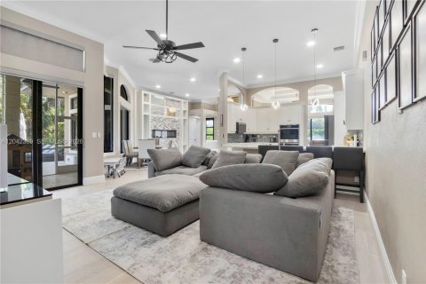 House in Parkland, Florida 5 bedrooms, 306.02 sq.m. № 2267611 - photo 11