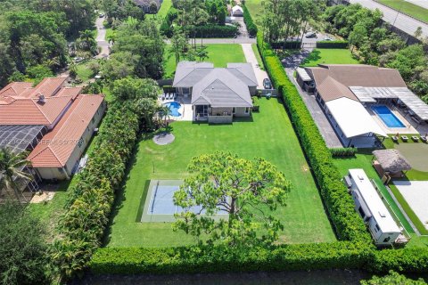 House in Parkland, Florida 5 bedrooms, 306.02 sq.m. № 2267611 - photo 2