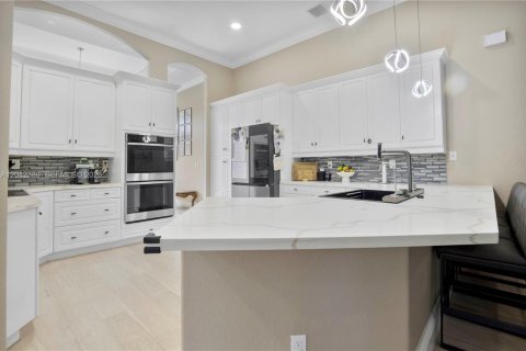 House in Parkland, Florida 5 bedrooms, 306.02 sq.m. № 2267611 - photo 8
