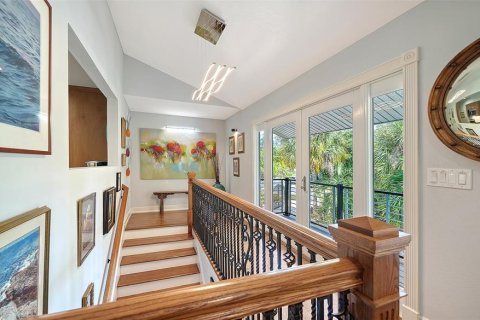 House in Sarasota, Florida 4 bedrooms, 295.43 sq.m. № 2403214 - photo 9