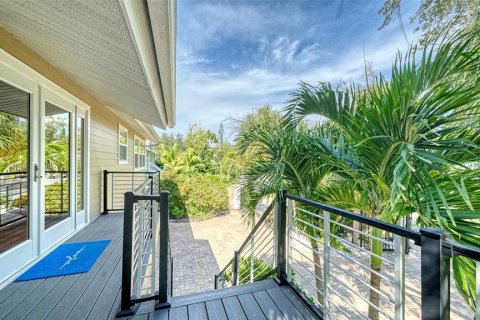House in Sarasota, Florida 4 bedrooms, 295.43 sq.m. № 2403214 - photo 8