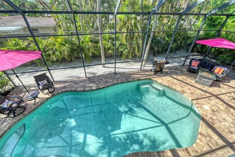 House in Sarasota, Florida 4 bedrooms, 295.43 sq.m. № 2403214 - photo 15