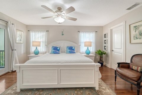 House in Sarasota, Florida 4 bedrooms, 295.43 sq.m. № 2403214 - photo 19