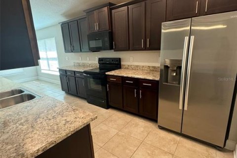 House in Haines City, Florida 3 bedrooms, 183.48 sq.m. № 2376654 - photo 5