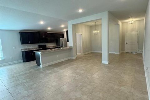 House in Haines City, Florida 3 bedrooms, 183.48 sq.m. № 2376654 - photo 2