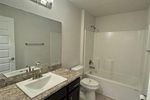 House in Haines City, Florida 3 bedrooms, 183.48 sq.m. № 2376654 - photo 12