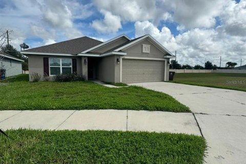 House in Haines City, Florida 3 bedrooms, 183.48 sq.m. № 2376654