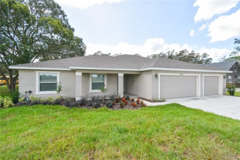 Villa ou maison à vendre à Lakeland, Floride: 5 chambres, 225.38 m2 № 1919065 - photo 1