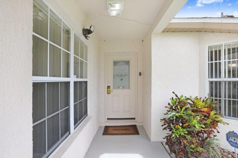 House in Kissimmee, Florida 4 bedrooms, 164.16 sq.m. № 1833192 - photo 2