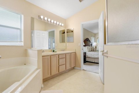 House in Kissimmee, Florida 4 bedrooms, 164.16 sq.m. № 1833192 - photo 17