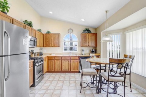 House in Kissimmee, Florida 4 bedrooms, 164.16 sq.m. № 1833192 - photo 6