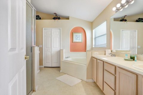 House in Kissimmee, Florida 4 bedrooms, 164.16 sq.m. № 1833192 - photo 16