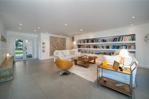 Villa ou maison à vendre à Key Biscayne, Floride: 5 chambres, 316.33 m2 № 2068641 - photo 2