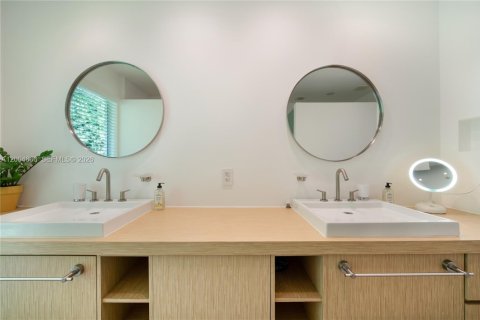 Villa ou maison à vendre à Key Biscayne, Floride: 5 chambres, 316.33 m2 № 2068641 - photo 28