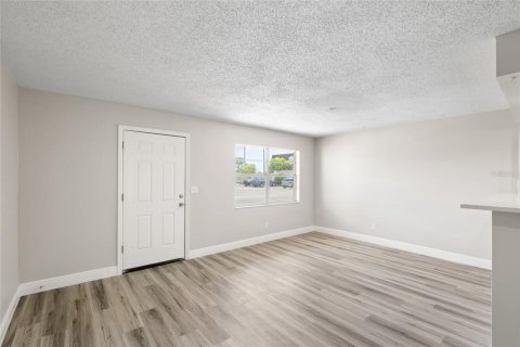 Condo in Tampa, Florida, 1 bedroom  № 1829368 - photo 9